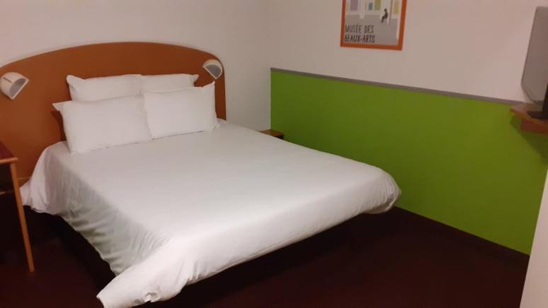 Quick Palace Nantes La Beaujoire Exterior photo A room at the hotel